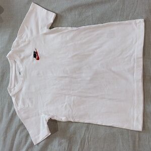 White Nike Tee - Youth small